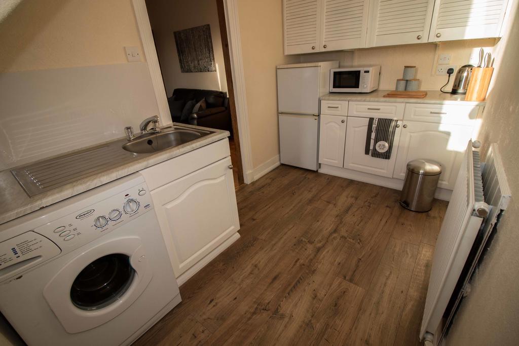 Bright & Airy Two Bed Set In Granite Apartment Aberdeen Exterior photo